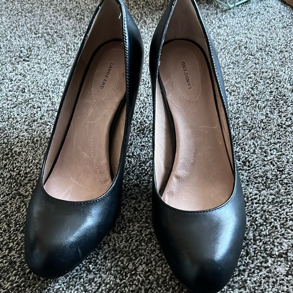 Lands’ End 8.5 NWOT Black Classic Heel Shoes